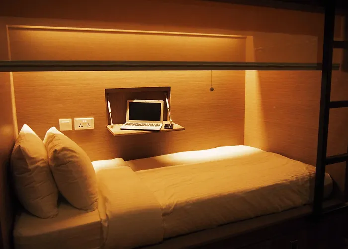 Beat. Capsule Hostel @ Boat Quay